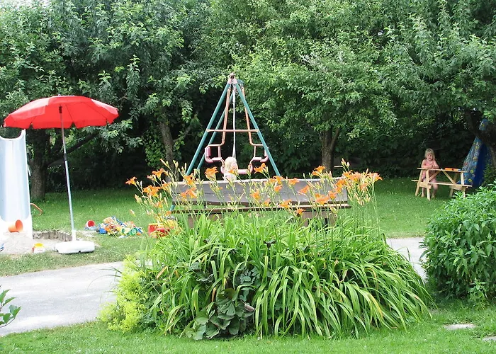 بيت ضيافة Gaestehaus Alpenland